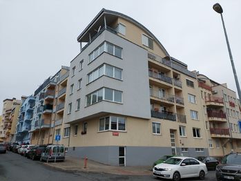 Pronájem bytu 1+kk v osobním vlastnictví, 35 m2, Praha 4 - Kunratice