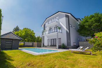 Prodej domu, 450 m2, Kroučová