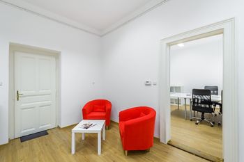 Pronájem komerčního prostoru (kanceláře), 62 m2, Plzeň