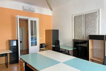 Pronájem komerčního prostoru (kanceláře), 23 m2, Brno
