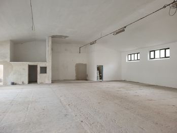 Pronájem komerčního prostoru (výrobní), 2466 m2, Vimperk