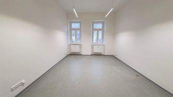 Pronájem komerčního prostoru (kanceláře), 18 m2, Praha 5 - Smíchov
