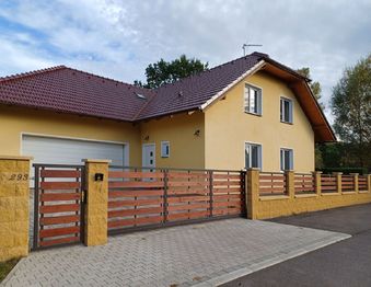 Prodej domu, 318 m2, Hořátev
