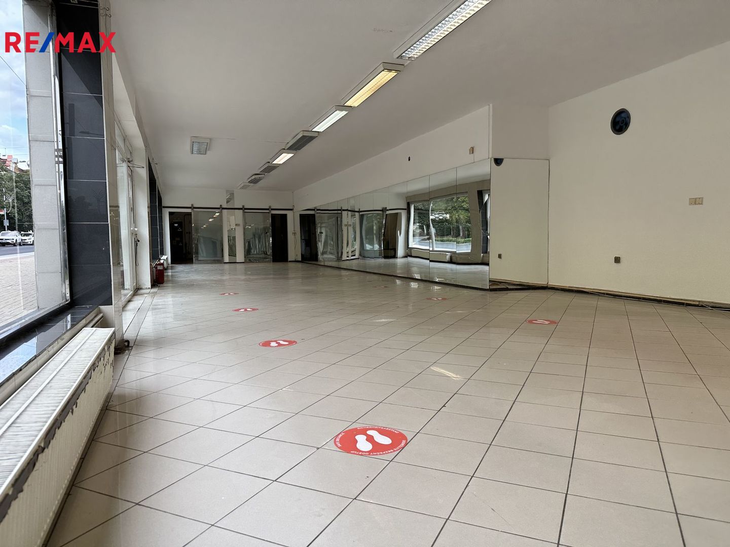 Pronájem komerčního prostoru (obchodní), 203 m2, Teplice