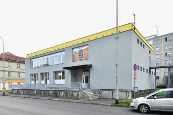 Pronájem komerčního objektu (nákupní středisko), 272 m2, Sokolov