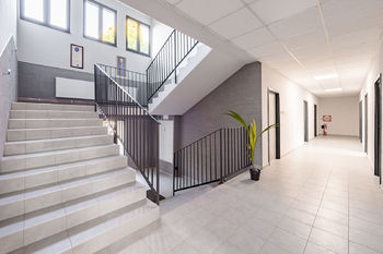 Pronájem komerčního prostoru (kanceláře), 461 m2, České Budějovice