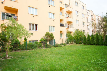 Pronájem bytu 1+kk v družstevním vlastnictví, 42 m2, Praha 4 - Nusle