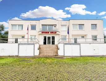 Prodej komerčního objektu (administrativní budova), 1000 m2, Praha 10 - Štěrboholy