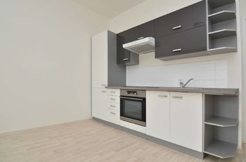 Prodej bytu 1+kk v družstevním vlastnictví, 29 m2, Praha 4 - Michle