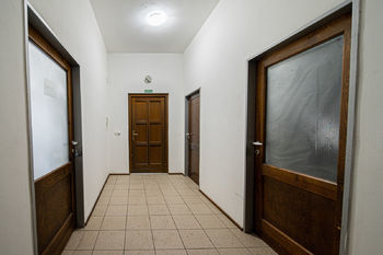 Pronájem komerčního prostoru (kanceláře), 20 m2, Praha 9 - Dolní Počernice