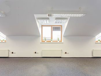 Pronájem komerčního prostoru (kanceláře), 130 m2, Brno