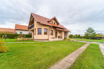 Prodej domu, 120 m2, Sloveč