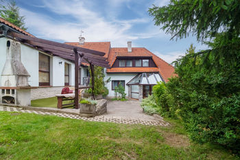 Prodej domu, 371 m2, Kořenec