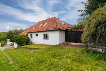 Prodej domu, 371 m2, Kořenec