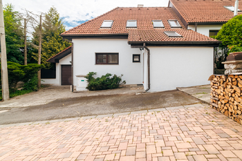 Prodej domu, 371 m2, Kořenec