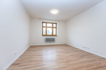 Pronájem bytu 1+kk v družstevním vlastnictví, 23 m2, Praha 10 - Strašnice