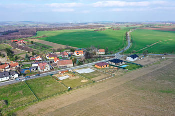 Prodej pozemku, 983 m2, Zákolany