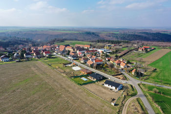 Prodej pozemku, 983 m2, Zákolany