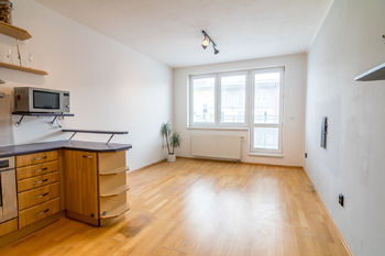 Pronájem bytu 2+kk v osobním vlastnictví, 42 m2, Praha 4 - Kunratice