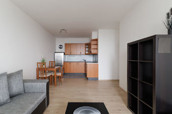 Pronájem bytu 2+kk v osobním vlastnictví, 47 m2, Praha 8 - Troja