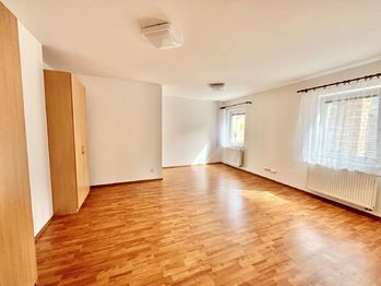 Pronájem bytu 1+1 v osobním vlastnictví, 45 m2, Praha 8 - Kobylisy