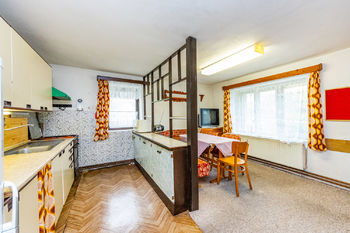 Prodej domu, 245 m2, Narysov