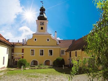 Prodej historického objektu, 6000 m2, Římov