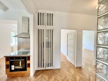 Pronájem bytu 3+1 v osobním vlastnictví, 90 m2, Praha 6 - Břevnov