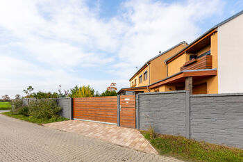 Prodej domu, 199 m2, Hovorčovice