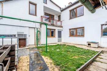 Prodej domu, 402 m2, Týnec