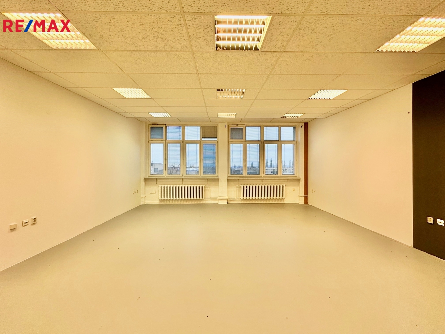 Pronájem komerčního objektu, 50 m2, Hradec Králové