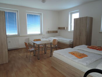 Pronájem komerčního prostoru, 110 m2, Hostivice