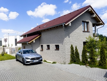 Prodej domu, 226 m2, Popovičky