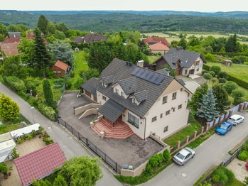 Prodej komerčního prostoru, 420 m2, Černolice