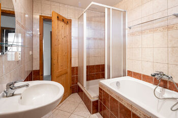 Prodej domu, 200 m2, Dolní Hbity