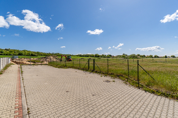 Prodej pozemku, 849 m2, Kly