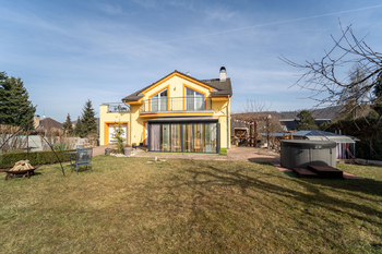 Prodej domu, 246 m2, Měchenice