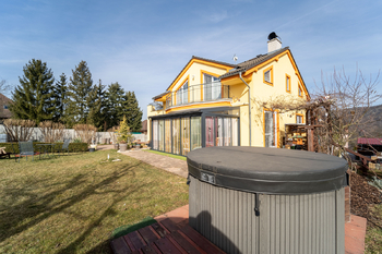Prodej domu, 246 m2, Měchenice
