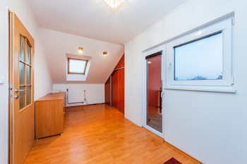 Prodej domu, 309 m2, Kněževes