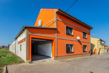 Prodej domu, 309 m2, Kněževes