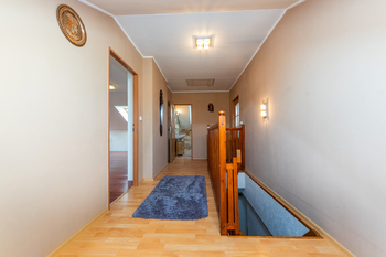 Prodej domu, 309 m2, Kněževes