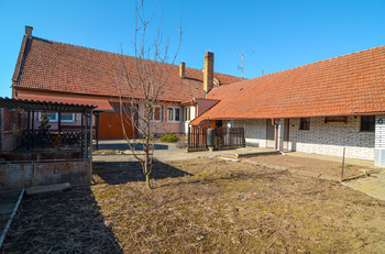 Prodej domu, 242 m2, Uhřice