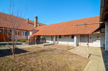 Prodej domu, 242 m2, Uhřice