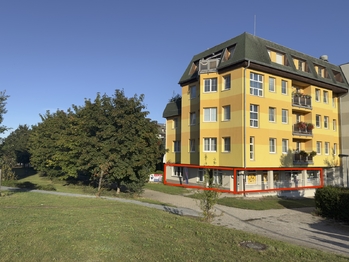 Prodej komerčního objektu, 7855 m2, Praha 5 - Hlubočepy