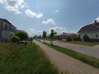 Prodej pozemku, 752 m2, Horoušany