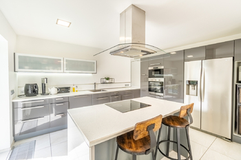 Prodej domu, 280 m2, Neveklov