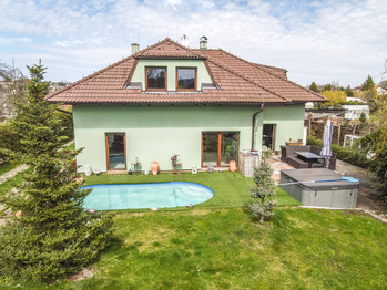 Prodej domu, 280 m2, Neveklov