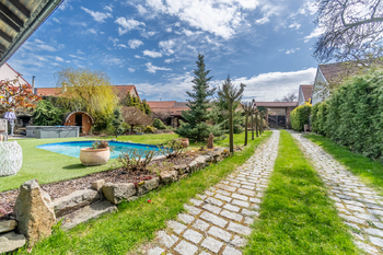 Prodej domu, 280 m2, Neveklov