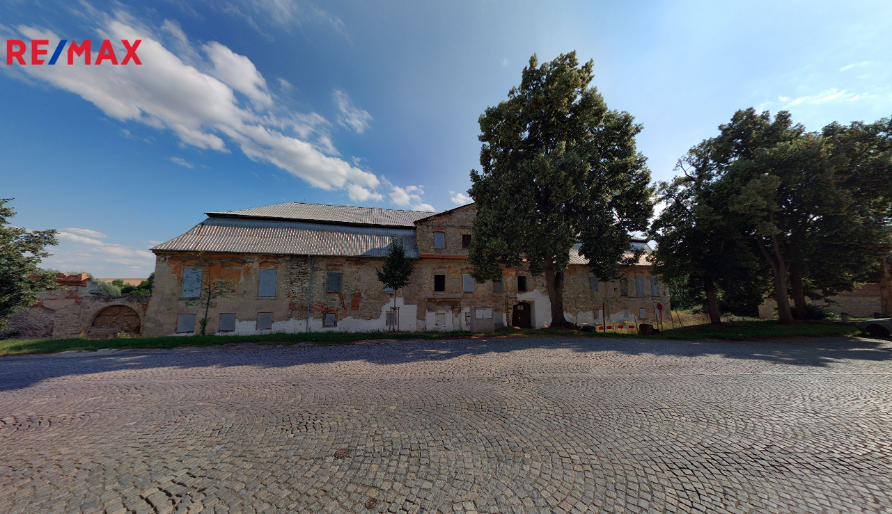 Prodej historického objektu, 2500 m2, Byšice