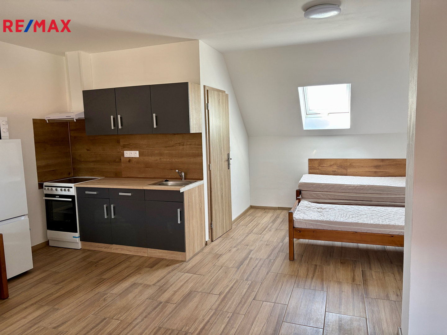 Pronájem bytu 1+kk v osobním vlastnictví, 36 m2, Libeř
